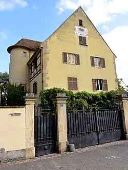 Maison de notable (1551), 2 rue des Boulangers.