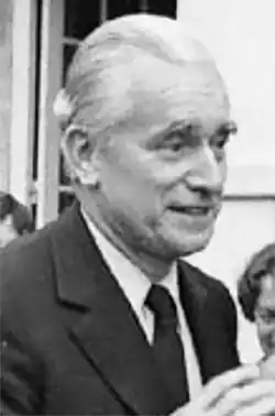 Photographie de Jacques Chaban-Delmas en noir et blanc.