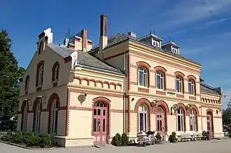 Bâtiment côté quai.