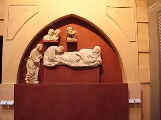 Lamentations sur la Vierge, reconstitution du troisième tympan aux Apôtres, Dormition de la Vierge et apôtres et Tête du Christ et de l'Animula[5] de la Vierge.