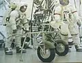 Alan Shepard et Edgar Mitchell à l'entraînement en salle.