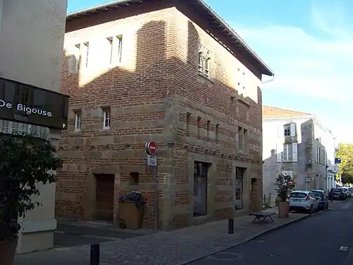 La maison de l'officialité de nos jours.