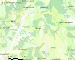 Carte élémentaire montrant les limites de la commune, les communes voisines, les zones de végétation et les routes