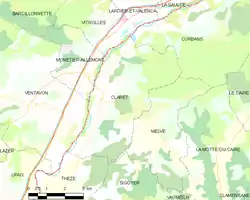 Carte élémentaire montrant les limites de la commune, les communes voisines, les zones de végétation et les routes