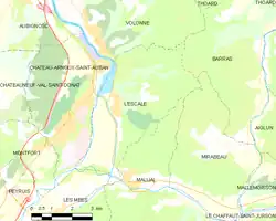 Carte élémentaire montrant les limites de la commune, les communes voisines, les zones de végétation et les routes