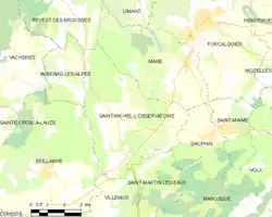 Carte simplifiée en couleurs montrant les limites de la commune, les communes voisines, les zones de végétation et les routes