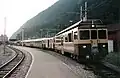 Un train en gare d'Interlaken