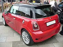Mini R56 Chili Red (version États-Unis, photo prise en Allemagne)