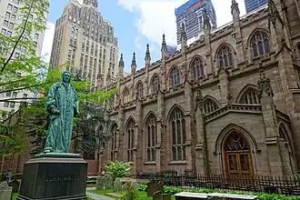Jardins et statue de John Watts.