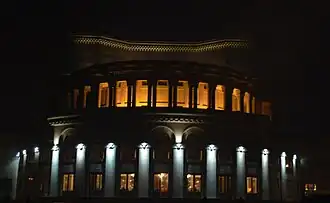 L'opéra de nuit.