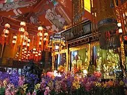 Intérieur du monastère de Po Lin.