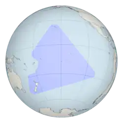 Carte de l'Océanie montrant un grand triangle bleu, formant le Triangle Polynésien, de Hawaï à la Nouvelle-Zélande et l'île de Pâques.