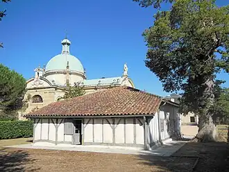 Arrière de Ranquines et église Saint-Vincent-de-Paul du Berceau