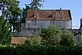 Le château vu de la rue de l’Abreuvoir.