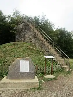 Le Signal de Botrange, 694 m, est le point culminant de la Belgique. La Butte Baltia permet d'atteindre les 700 m.
