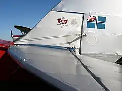 Le Civil Air Ensign sur l'empennage arrière d'un de Havilland Tiger Moth