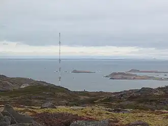 L'île aux Pigeons (au centre) vue depuis l'île de Saint-Pierre.