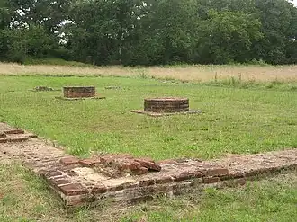 Vestiges du château de Labrit.