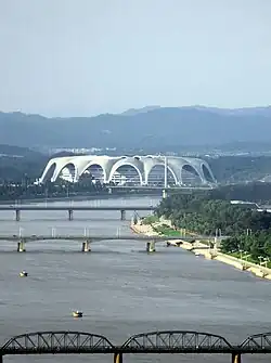 Stade du Premier mai, construit en 1989.