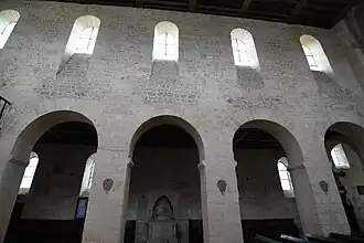 Mur et arcades de la nef du 11-12ième siècle