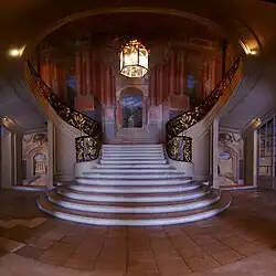Le grand escalier.