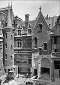 La cour intérieure en travaux.
