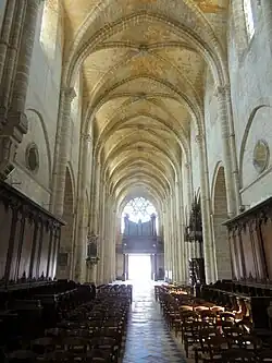 La nef, vers l'est.