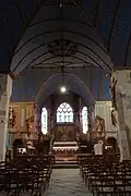 La nef et le chœur de l'église.