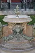 Mascaron de la fontaine.