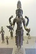 Avalokitesvara. Env. de Đại Hữu, Quảng Bình. c. Xe&nbsp;siècle. Bronze. H. 54&nbsp;cm.MH Vietnam[21],[22]
