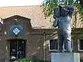 Herpen, maison communautaire avec d'n uperman (Theo Schreurs, Olst, 1994).