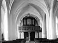 Vers l'orgue de tribune