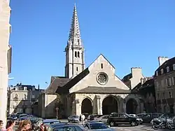 Porche et parvis de l'Église Saint-Philibert de Dijon : lieu d'élection des maires de Dijon sous l'Ancien Régime
