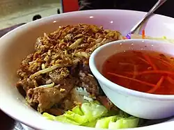 Le bún bò xào (kinh/viêt) au boeuf seulement.