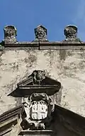 Détail du couronnement et de la partie supérieure du mur.