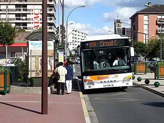 Un Setra S 415 NF sur la ligne 95.19C à Franconville.