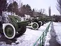 Peças de artilharia, da esquerda para a direita: M1910/30, M1937, M1938, BM-13-16, etc.