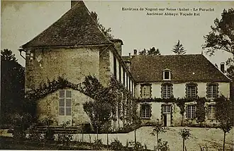 Le bâtiment conventuel érigé juste avant la Révolution et devenu une demeure privée.