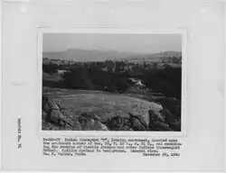 Photographie "Indian Graveyard ' H ' ... contenant les restes de Charlie Johnson et d'autres Indiens (tribu Coarsegold)," ... - NARA - 296227