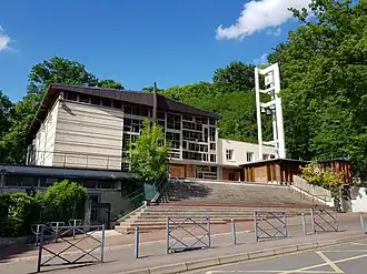 Image illustrative de l’article Église Sainte-Bernadette de Chaville