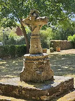 Croix de cimetière 16e.