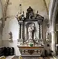 Autel latéral nord dédié à la Vierge.