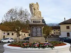Monument aux morts des Échelles.