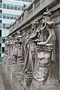 Sculptures de nations maritimes.