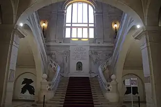 Escalier monumental.