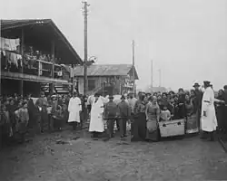 Entrée du Flüchtlingslager et baraquements.