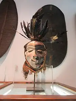 Masque Pende, Musée africain de Namur