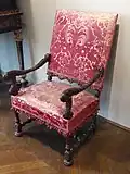 Fauteuil Louis XIV en velours ciselé, milieu du XVIIe siècle, Musée des Arts décoratifs, inv. 12056, don de Jules Maciet de 1905.