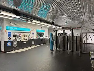 Salle voyageurs principale.