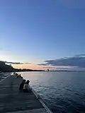 Le quai du parc de la promenade Bellerive
